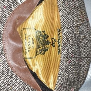 Vintage brown tweed men's cap from the 1940's.Still in style and still popular.
